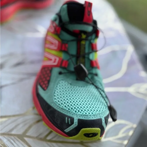 Salomon Vibrant Green and Red Trail Shoes - Picture 9 of 12